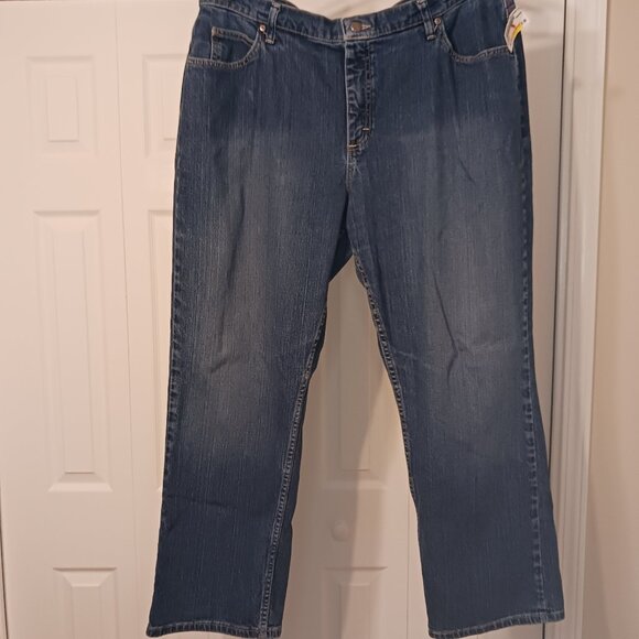 3/$18 - Lee Riders Blue Relaxed Fit Jeans Size 18 - Picture 1 of 7